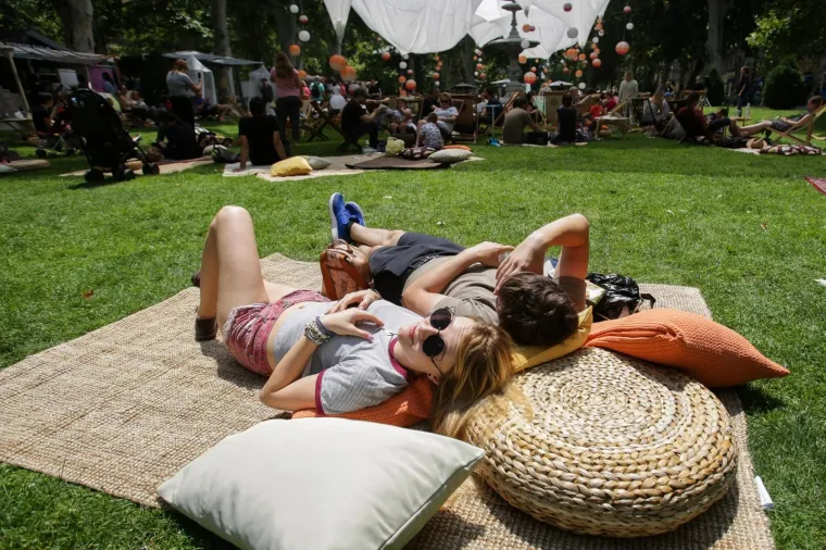 Ljetni ambijent Zagrebačkog mora knjiga privukao brojne posjetitelje