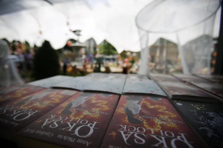 Ljetni ambijent Zagrebačkog mora knjiga privukao brojne posjetitelje