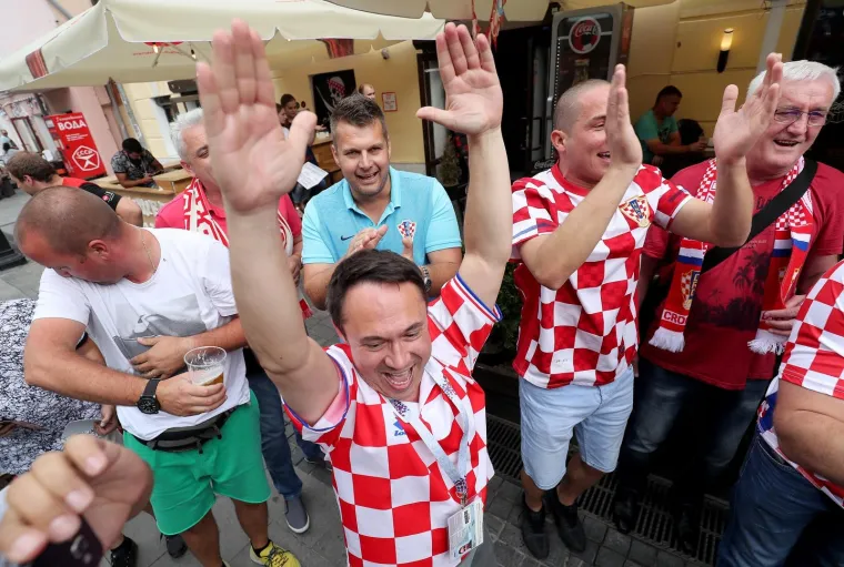 DANCE ČEKA PAKAO, VATRENE ĆE BODRITI KOCKASTA VOJSKA: Hrvatski navijači okupirali Nižnji Novgorod