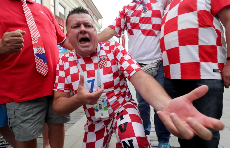 DANCE ČEKA PAKAO, VATRENE ĆE BODRITI KOCKASTA VOJSKA: Hrvatski navijači okupirali Nižnji Novgorod