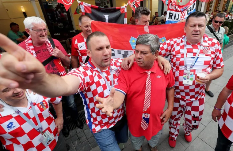 DANCE ČEKA PAKAO, VATRENE ĆE BODRITI KOCKASTA VOJSKA: Hrvatski navijači okupirali Nižnji Novgorod