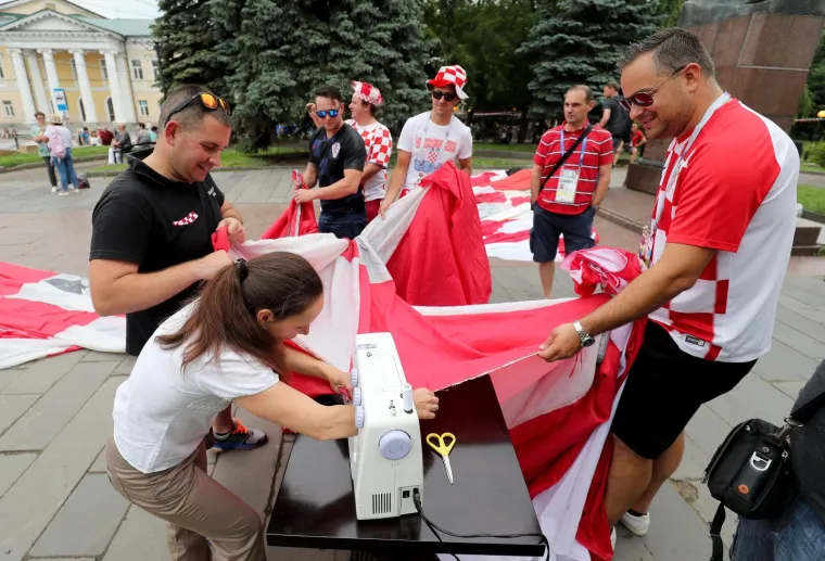 NOVGOROD U HRVATSKIM BOJAMA: Priprema se ogromna &scaron;ahovnica za utakmicu protiv Danske