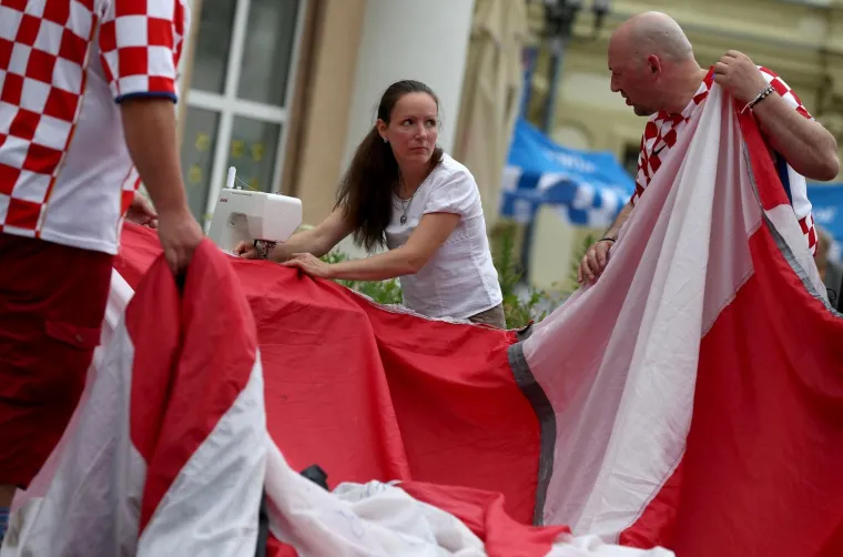 NOVGOROD U HRVATSKIM BOJAMA: Priprema se ogromna &scaron;ahovnica za utakmicu protiv Danske