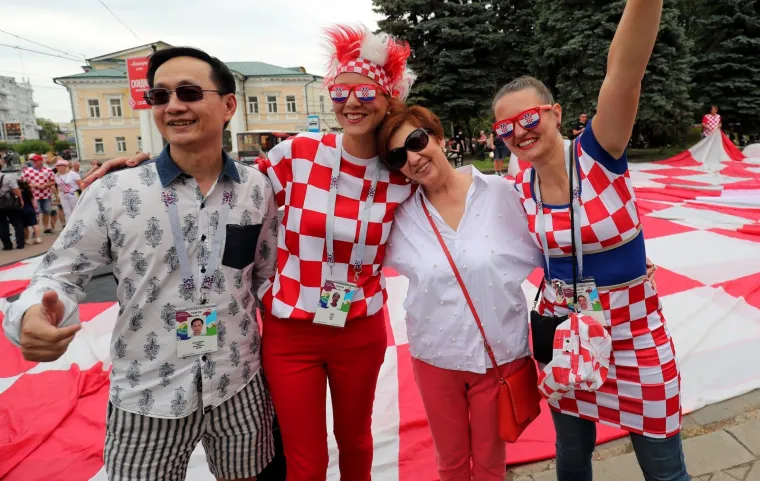 NOVGOROD U HRVATSKIM BOJAMA: Priprema se ogromna &scaron;ahovnica za utakmicu protiv Danske