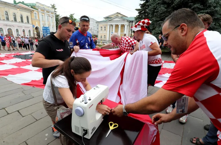 NOVGOROD U HRVATSKIM BOJAMA: Priprema se ogromna &scaron;ahovnica za utakmicu protiv Danske