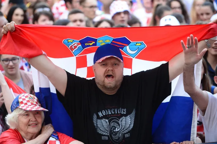 TOTALNA LUDNICA NA GLAVNOM ZAGREBAČKOM TRGU: Ovakvo navijanje sigurno će odvesti Vatrene do pobjede