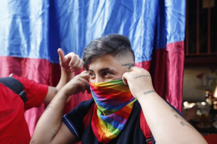 Istanbul: Policajci rastjerivali okupljene na LGBT Prideu gumenim mecima