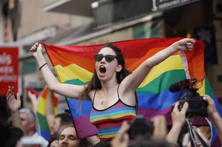 Istanbul: Policajci rastjerivali okupljene na LGBT Prideu gumenim mecima