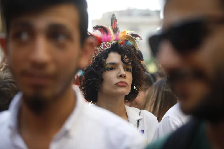 Istanbul: Policajci rastjerivali okupljene na LGBT Prideu gumenim mecima