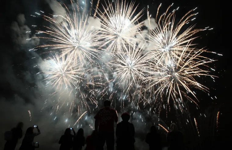 18. Međunarodni festival vatrometa na Bundeku na kojem je pobijedio tim profesionalaca iz Belgije H.C. Pyrotechnics