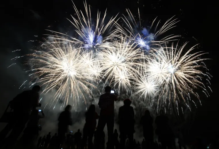 I FESTIVAL VATROMETA USRED NAVIJAČKE GROZNICE: Pogledajte spektakularne prizore koji su navijače ostavili bez riječi