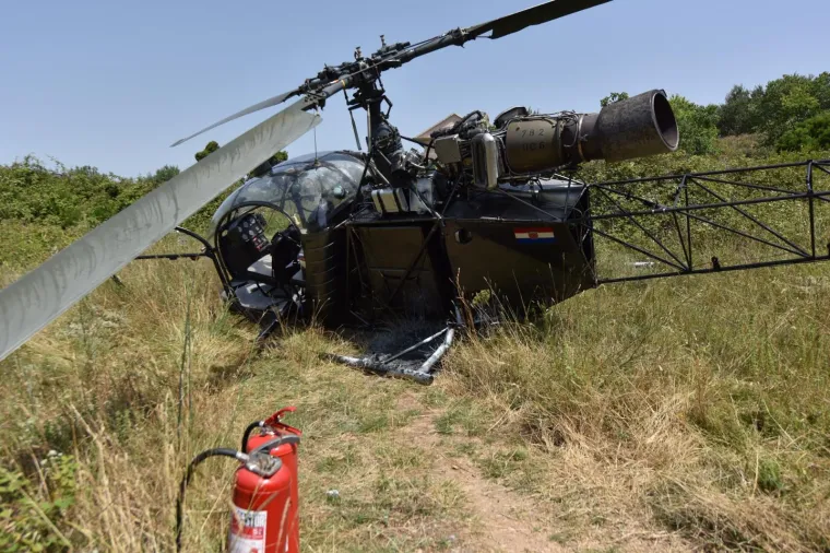 NA ZLARINU PRISILNO SLETIO HELIKOPTER: Sve se dogodilo zbog kvara u motoru, dvije osobe su lakše ozlijeđne
