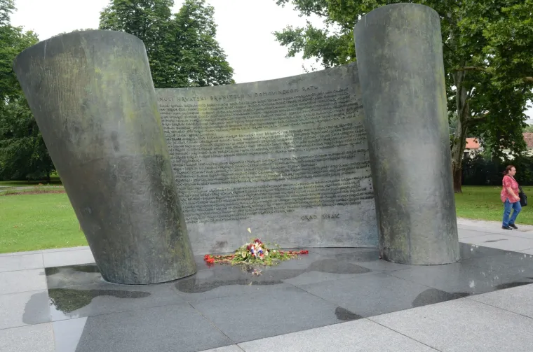 Zaboravljeni: Uga&scaron;en vječni plamen kod spomenika poginulim hrvatskim braniteljima