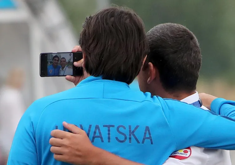 Vidno raspoložen: Zlatko Dalić u kafiću se družio s novinarima