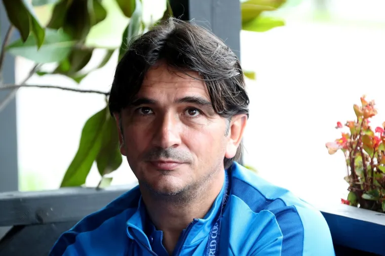 Vidno raspoložen: Zlatko Dalić u kafiću se družio s novinarima