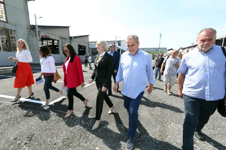Gradonačelnik Bandić otvorio novo parkirali&scaron;te u biv&scaron;oj tvornici Gredelj
