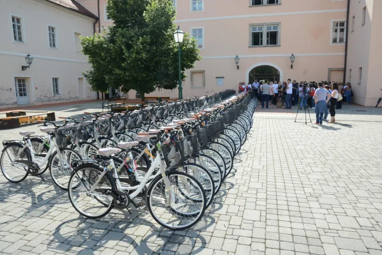 U sklopu projekta 'Kotač promjene' 77 novozaposlenih žena dobilo nove bicikle