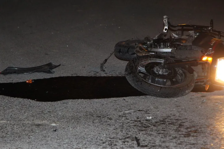 Stravična nesreća u Požegi: Otac dvoje djece motorom se zabio u &scaron;leper i poginuo na mjestu