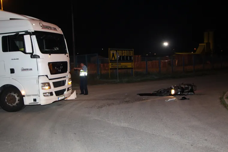 Stravična nesreća u Požegi: Otac dvoje djece motorom se zabio u &scaron;leper i poginuo na mjestu