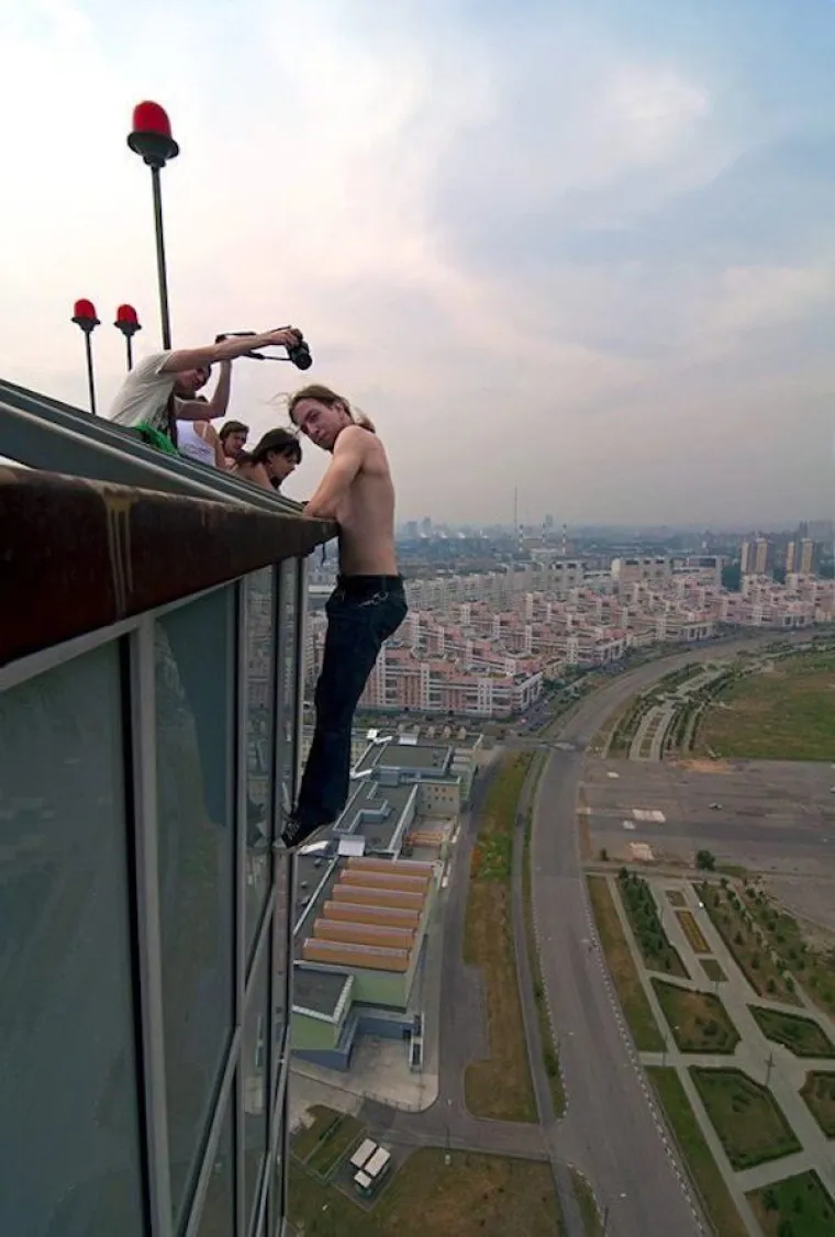 PITALI STE SE ZA&Scaron;TO ŽENE ŽIVE DULJE OD MU&Scaron;KARACA? Ove fotografije dat će vam odgovor