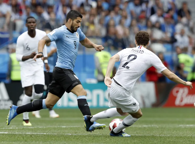 U 16 sati krenuo je prvi četvrtfinalni susret na Svjetskom prvenstvu u Rusiji. Na stadionu Nižnji Novgorod igraju Urugvaj i Francuska. Sudac utakmice je Argentinac Nestor Pitana