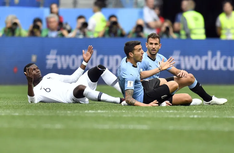 U 16 sati krenuo je prvi četvrtfinalni susret na Svjetskom prvenstvu u Rusiji. Na stadionu Nižnji Novgorod igraju Urugvaj i Francuska. Sudac utakmice je Argentinac Nestor Pitana