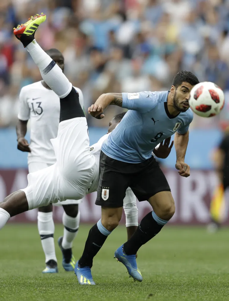 U 16 sati krenuo je prvi četvrtfinalni susret na Svjetskom prvenstvu u Rusiji. Na stadionu Nižnji Novgorod igraju Urugvaj i Francuska. Sudac utakmice je Argentinac Nestor Pitana