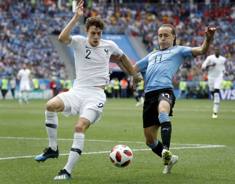 U 16 sati krenuo je prvi četvrtfinalni susret na Svjetskom prvenstvu u Rusiji. Na stadionu Nižnji Novgorod igraju Urugvaj i Francuska. Sudac utakmice je Argentinac Nestor Pitana