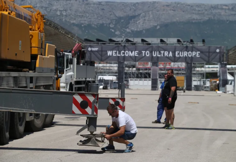 SPLIT - mnogobrojni posjetitelji pristižu pred stadion Poljud gdje večeras počinje prvi dan Ultra Europe festivala.