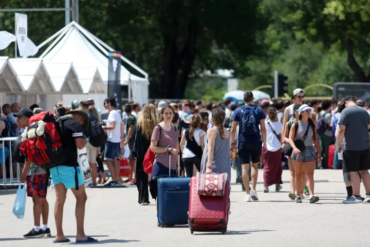 SPLIT - mnogobrojni posjetitelji pristižu pred stadion Poljud gdje večeras počinje prvi dan Ultra Europe festivala.