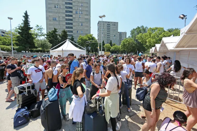 SPLIT - mnogobrojni posjetitelji pristižu pred stadion Poljud gdje večeras počinje prvi dan Ultra Europe festivala.