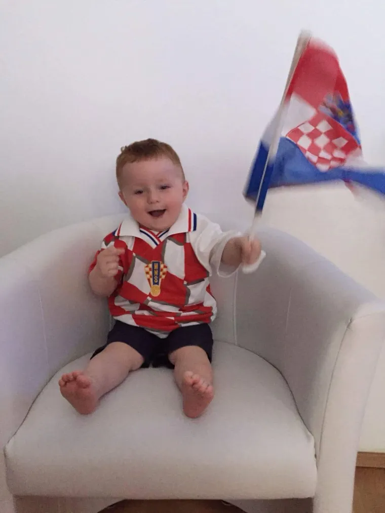 Navijajte s nama: Za Hrvatsku navijaj i službenu loptu nabijaj!