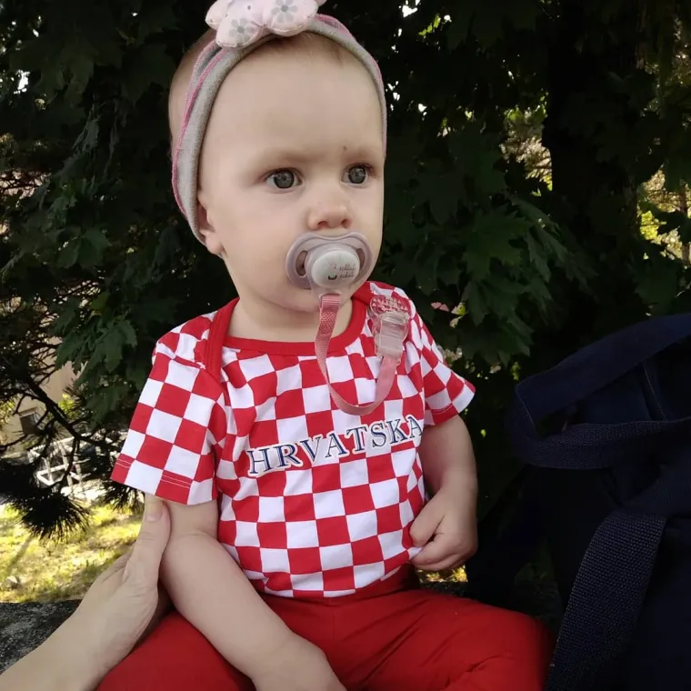 Navijajte s nama: Za Hrvatsku navijaj i službenu loptu nabijaj!