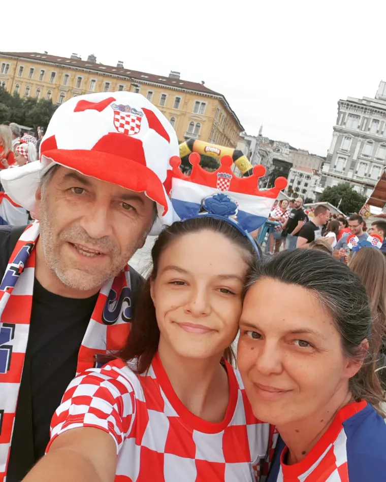 Navijajte s nama: Za Hrvatsku navijaj i službenu loptu nabijaj!