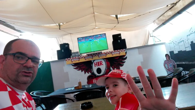 Navijajte s nama: Za Hrvatsku navijaj i službenu loptu nabijaj!