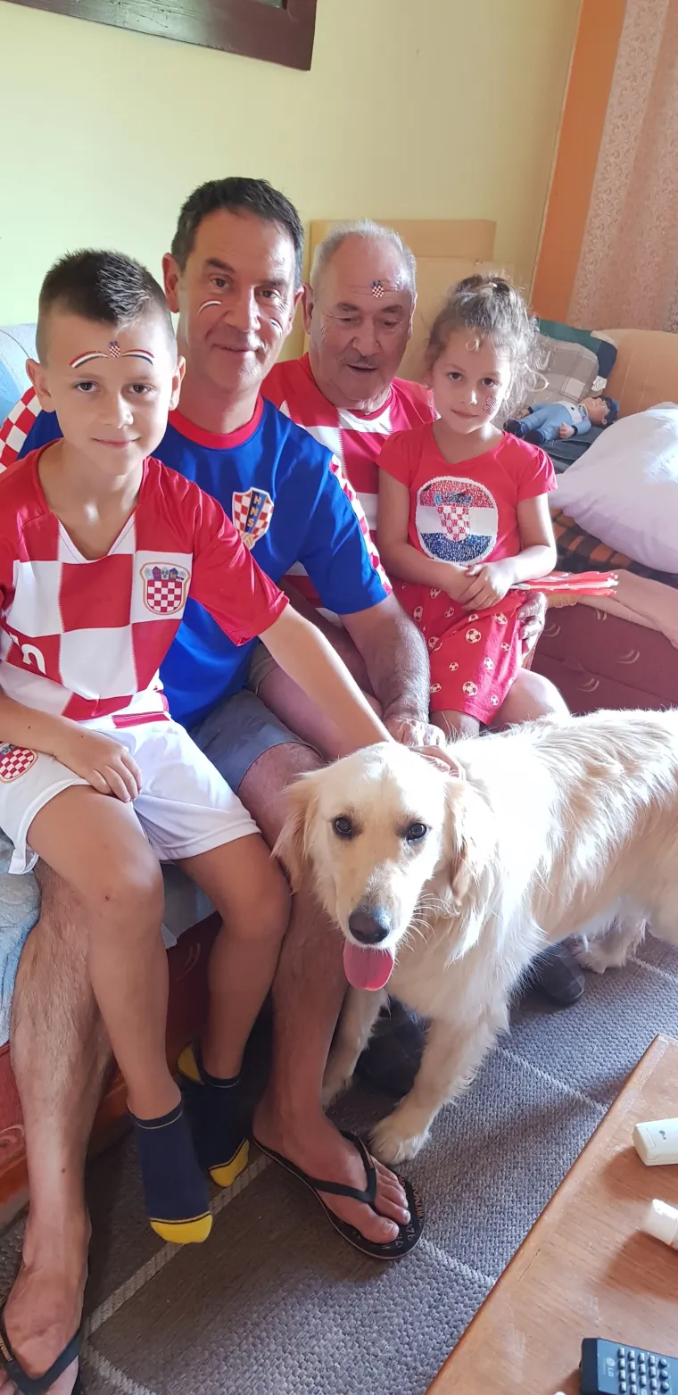 Navijajte s nama: Za Hrvatsku navijaj i službenu loptu nabijaj!