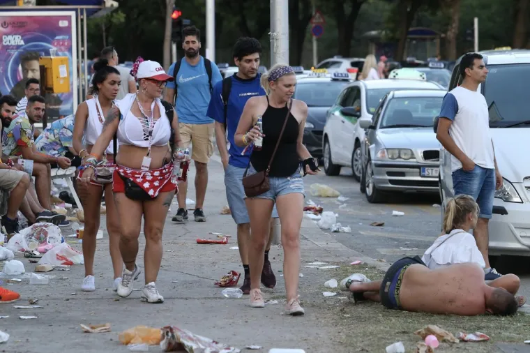 POSLJEDICE ULTRA FESTIVALA U SPLITU: Pogledajte prizore jutro nakon tulumarenja na Poljudu