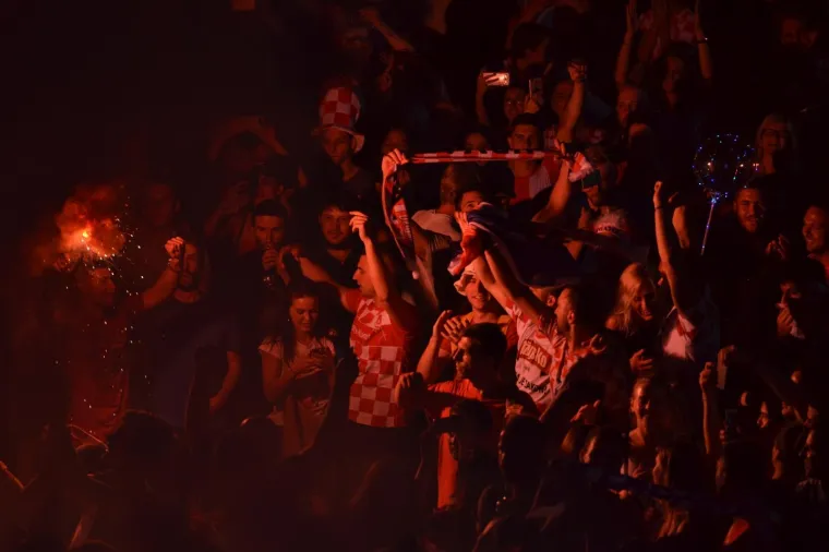 Pula - Hrvatska pobijedila Rusiju, slavlje na pulskom Forumu.