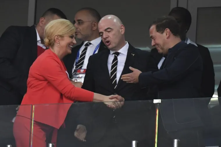 Na utakmici je i predsjednik Međunarodne nogometne federacije (FIFA) Gianni Infantino, ruski ministar sporta Pavel Kolobkov, dopredsjednici ruske vlade Olga Golodets i Vitalij Mutko, guverner Krasnodarske regije Veniamin Kondratijev.
