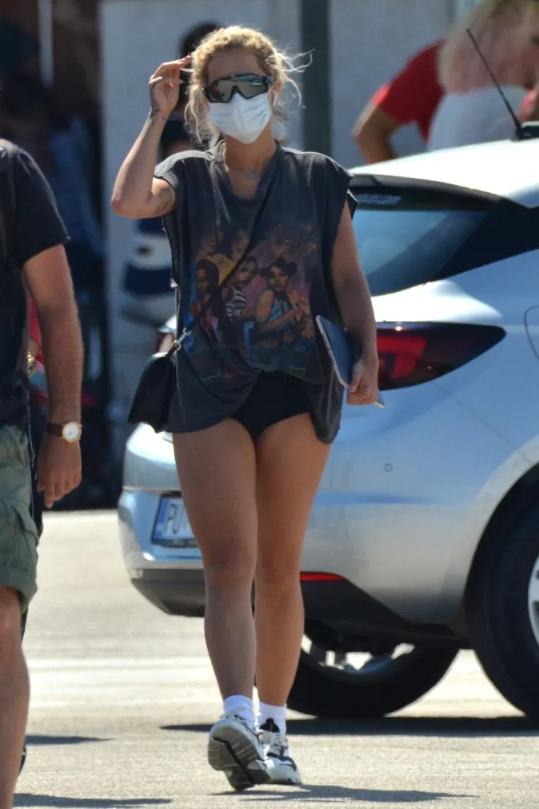 Rita Ora sletjela je danas poslijepodne u zračnu luku u Puli.