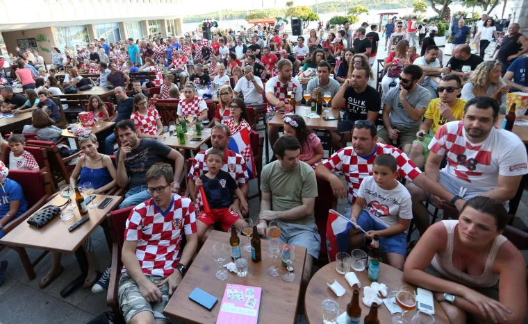 Napetost na vrhuncu diljem zemlje: Kako je Hrvatska pratila povijesnu utakmicu Vatrenih