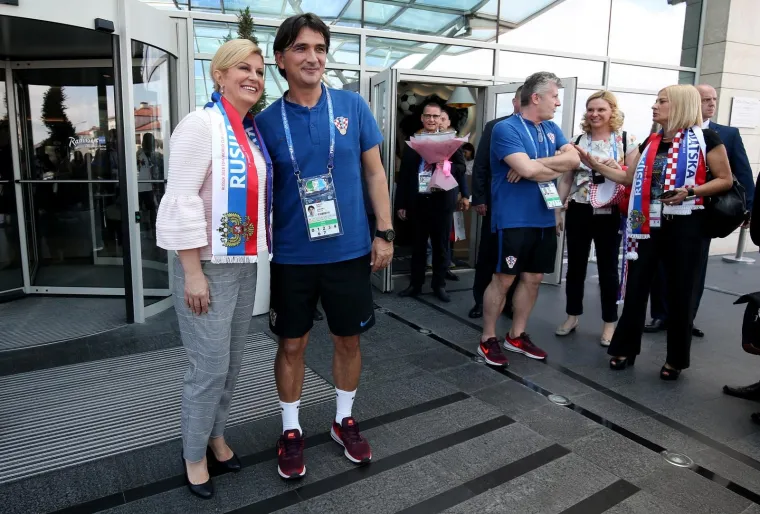 Predsjednica stigla u Soči podržati Vatrene: Pred kongresnim centrom je dočekali Dalić i Šuker