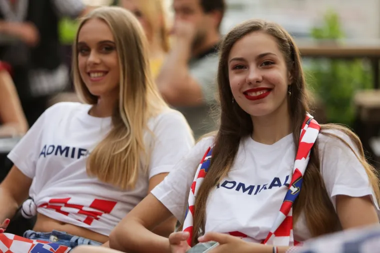 I OVE LJEPOTICE BODRE VATRENE: Finalistice izbora Miss sporta skinule vi&scaron;ak odjeće i odjenule 'kockice'