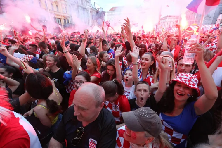 Na zagrebačkom glavnom trgu gore baklje