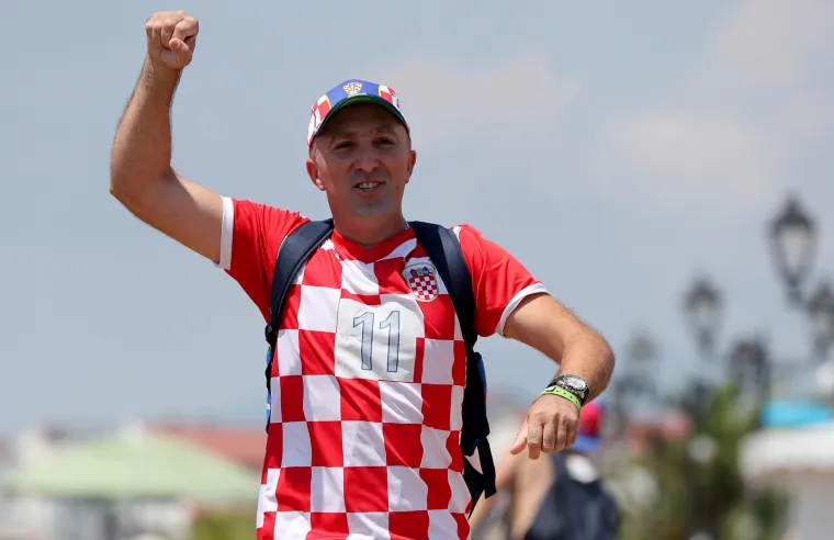 POGLEDAJTE KAKO SU HRVATSKI NAVIJAČI OSVOJILI SOČI: Do navečer bi ih moglo biti i 10 tisuća