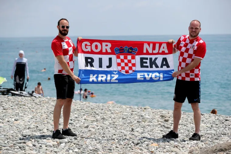 POGLEDAJTE KAKO SU HRVATSKI NAVIJAČI OSVOJILI SOČI: Do navečer bi ih moglo biti i 10 tisuća