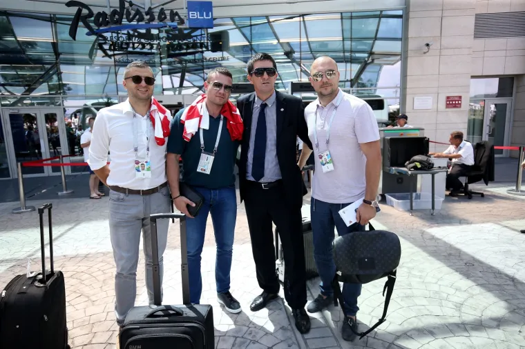 POGLEDAJTE KAKO SU HRVATSKI NAVIJAČI OSVOJILI SOČI: Do navečer bi ih moglo biti i 10 tisuća