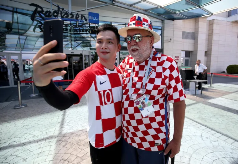 POGLEDAJTE KAKO SU HRVATSKI NAVIJAČI OSVOJILI SOČI: Do navečer bi ih moglo biti i 10 tisuća