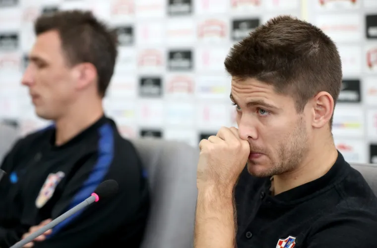 PRESICA VATRENIH U MOSKVI: Mandžukić i Kramarić odgovarali na novinarska pitanja