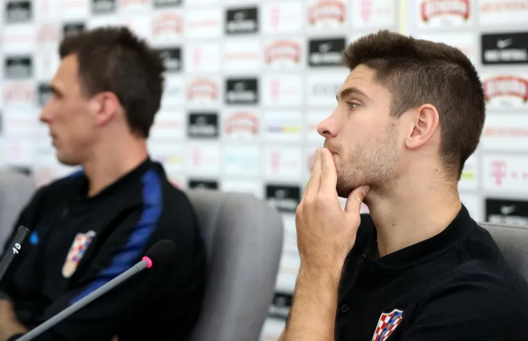 PRESICA VATRENIH U MOSKVI: Mandžukić i Kramarić odgovarali na novinarska pitanja